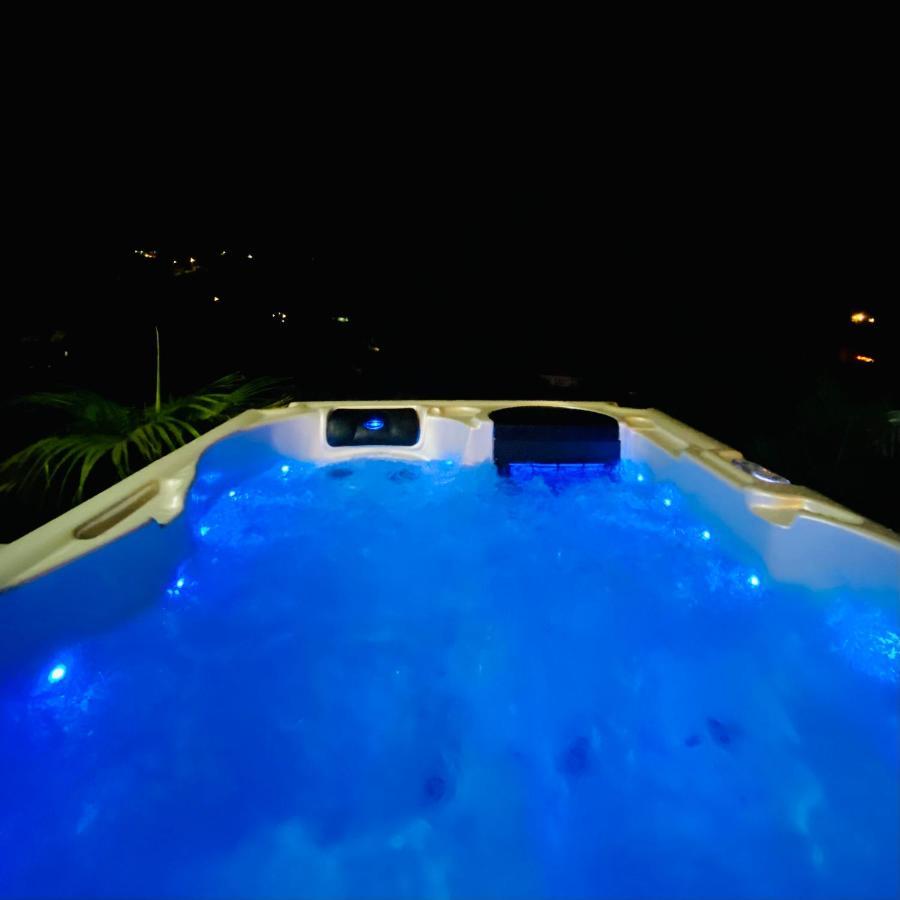 Ti Karet - Charmant Logement Avec Jacuzzi Et Vue Mer Terre-De-Haut Eksteriør billede