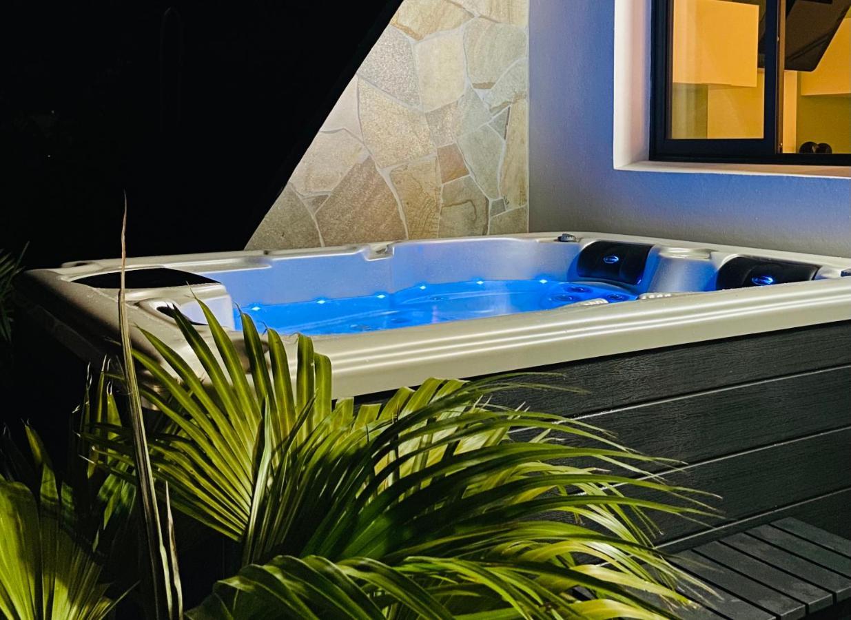 Ti Karet - Charmant Logement Avec Jacuzzi Et Vue Mer Terre-De-Haut Eksteriør billede