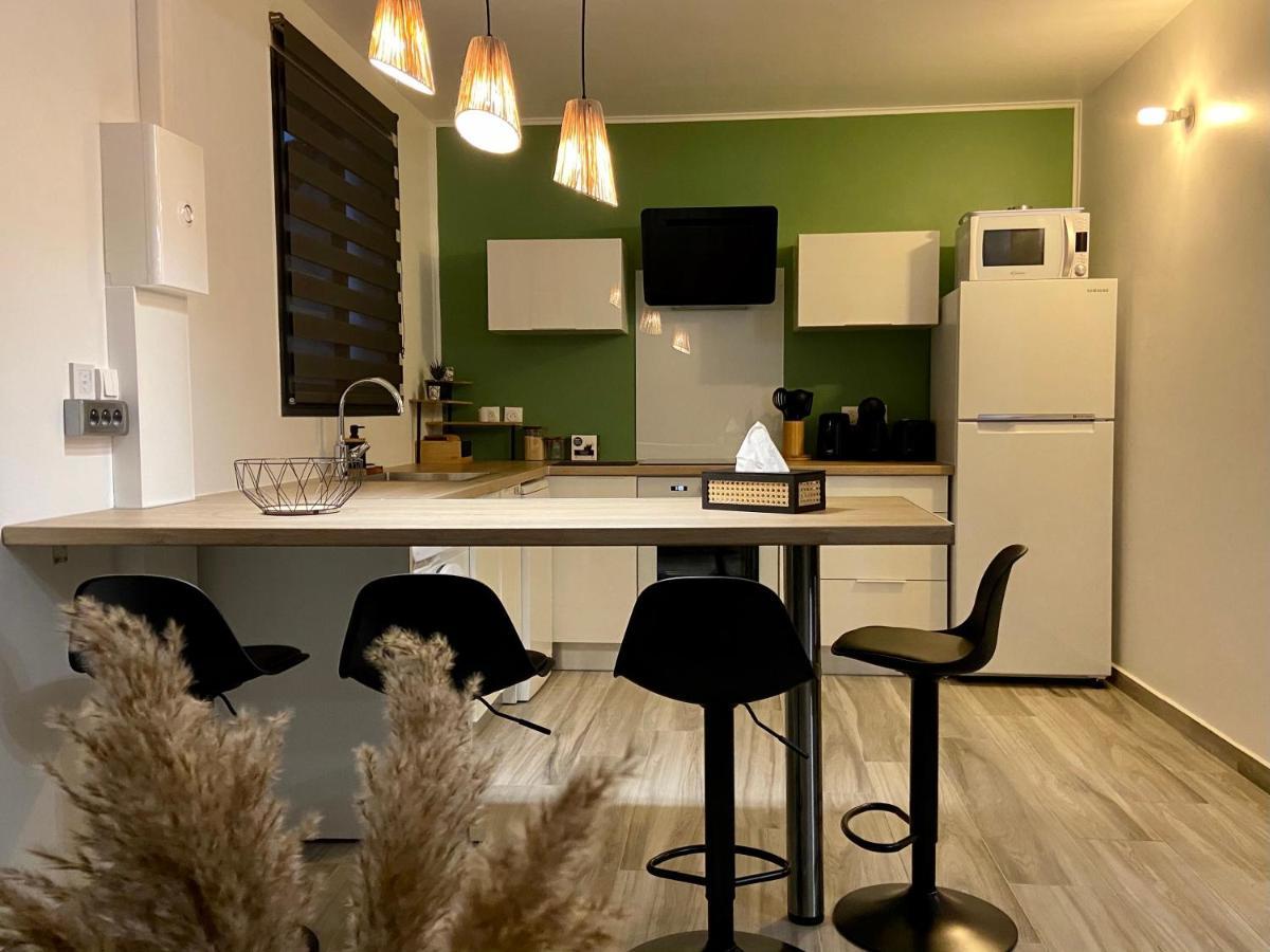 Ti Karet - Charmant Logement Avec Jacuzzi Et Vue Mer Terre-De-Haut Eksteriør billede